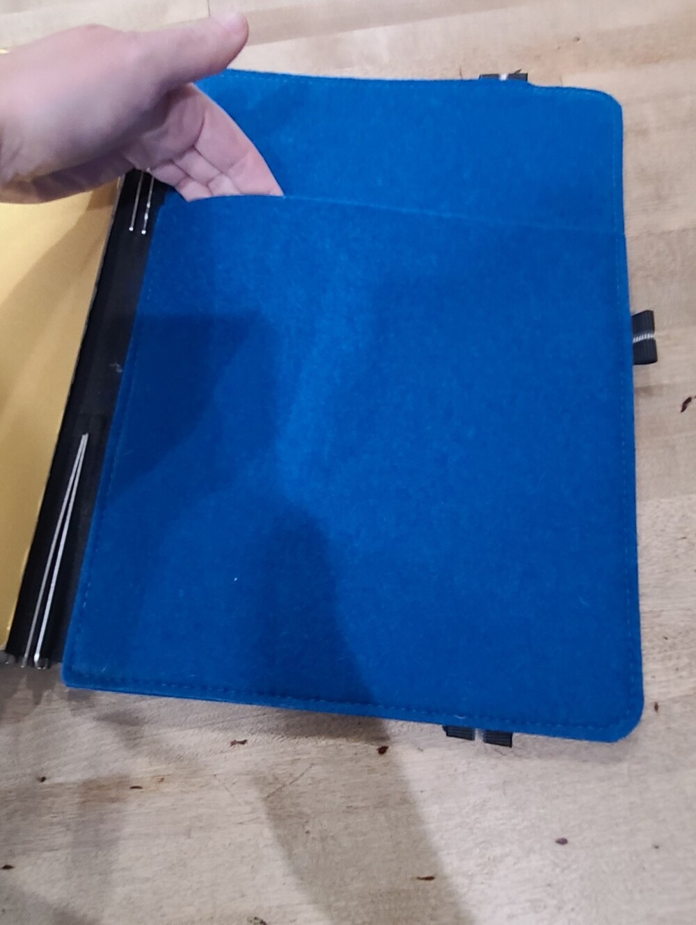 Roterfaden L Taschenbegleiter Leather Notebook Cover In Brown With Blue Felt - Picture 6 of 16